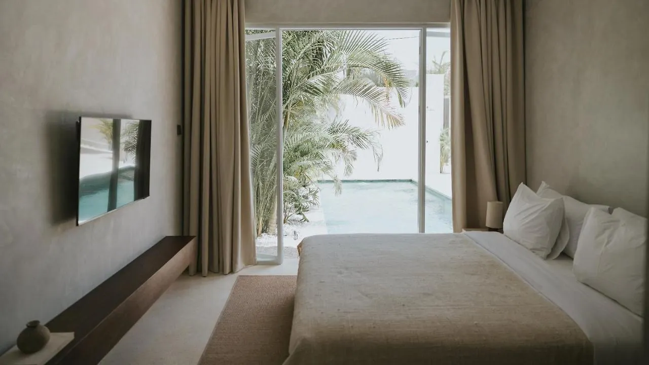Designer 3Br Villa Tropical Stay Near Canggu Kerobokan  Kerobokan (Bali)